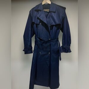Vintage London Fog Women’s Classic Blue Trench / Rain Coat Belted Size 14-M